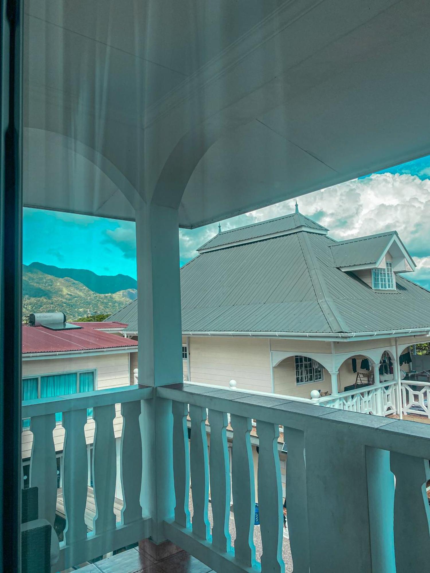 Divers Lodge Guest House Beau Vallon  Eksteriør billede