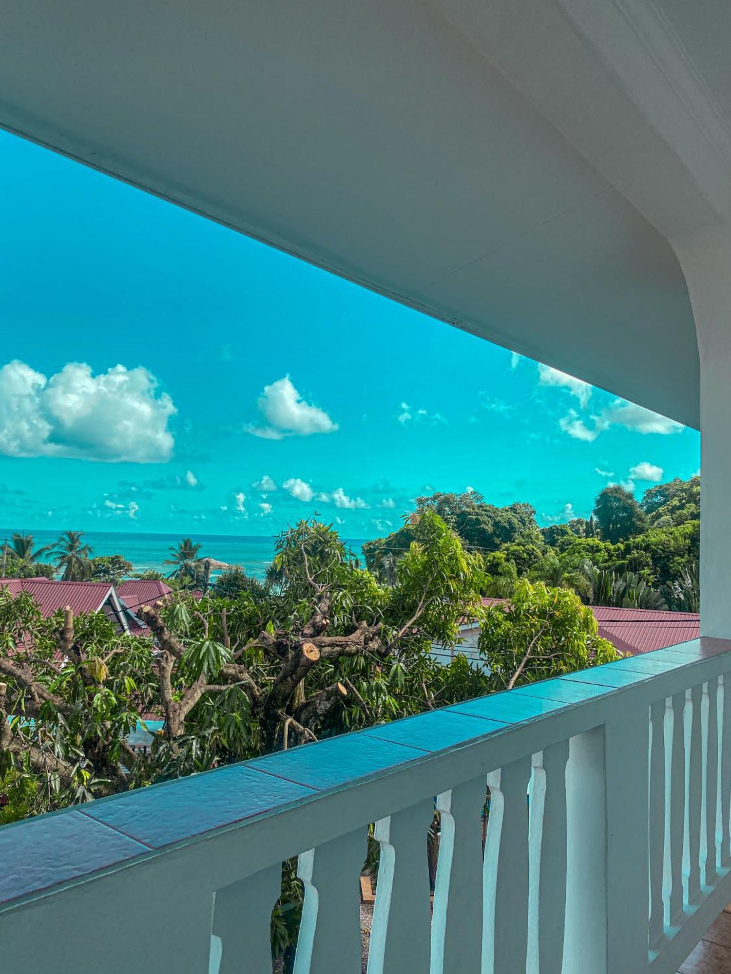 Divers Lodge Guest House Beau Vallon  Eksteriør billede