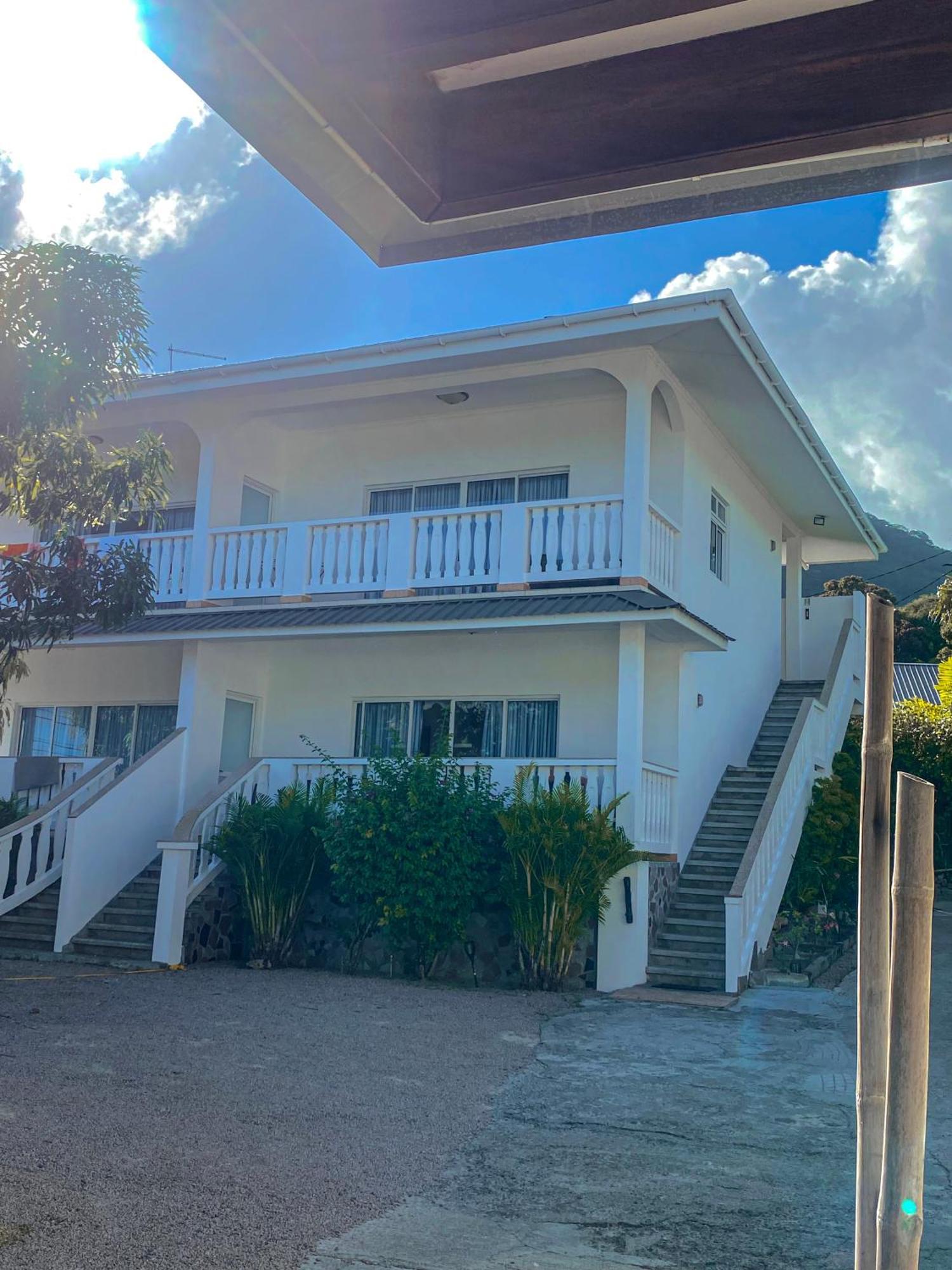 Divers Lodge Guest House Beau Vallon  Eksteriør billede