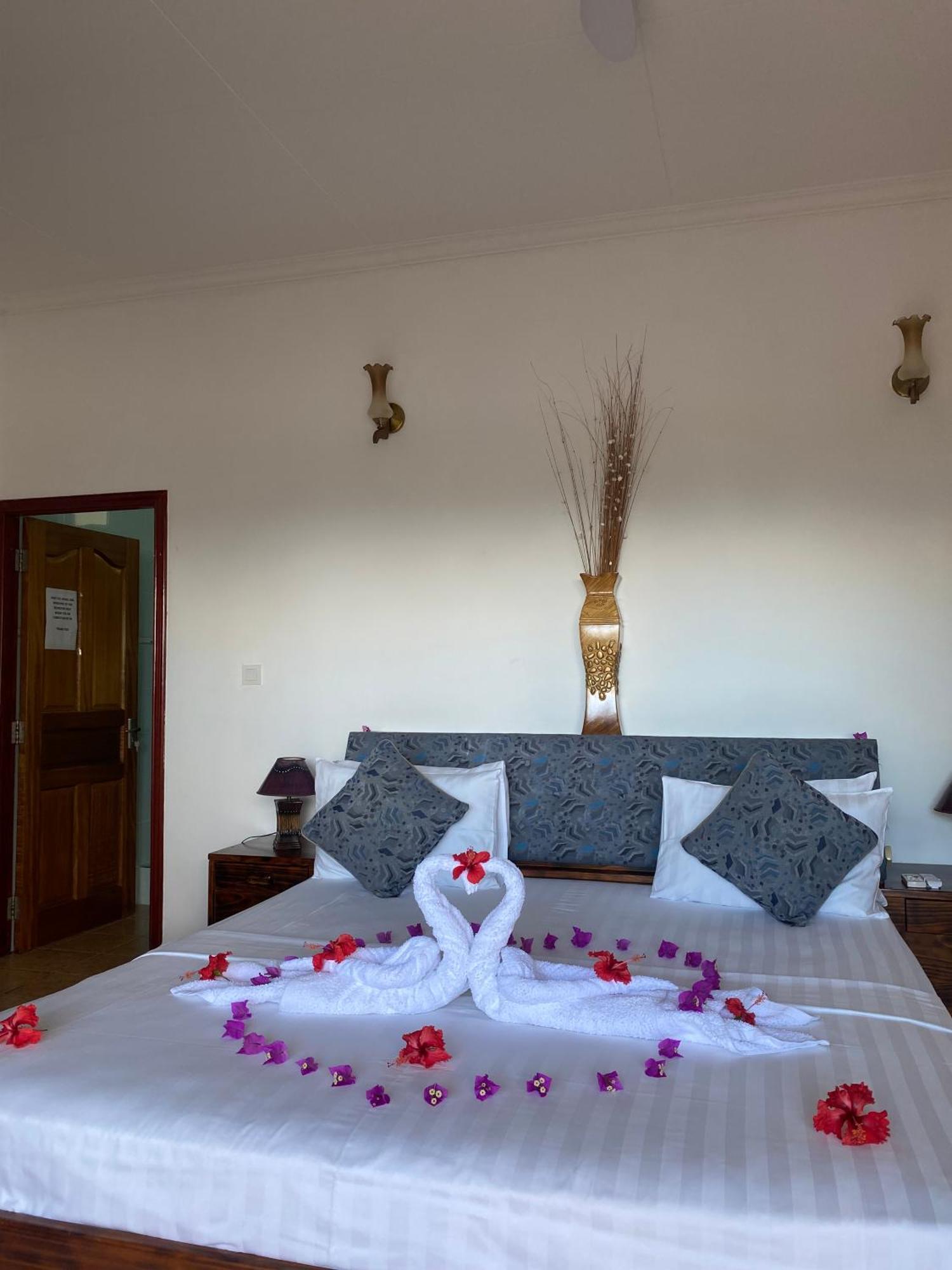 Divers Lodge Guest House Beau Vallon  Eksteriør billede