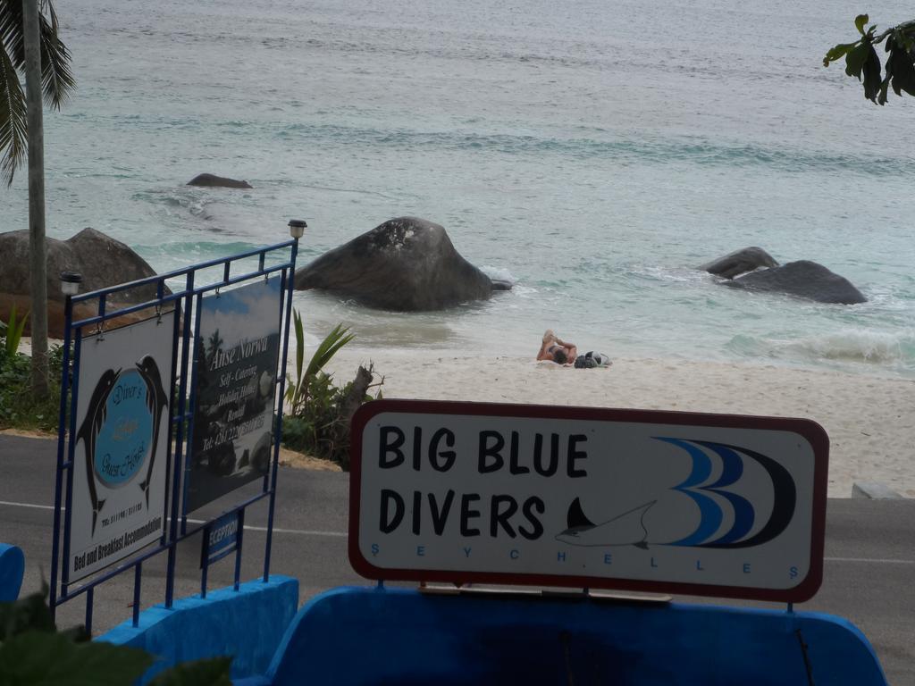 Divers Lodge Guest House Beau Vallon  Eksteriør billede